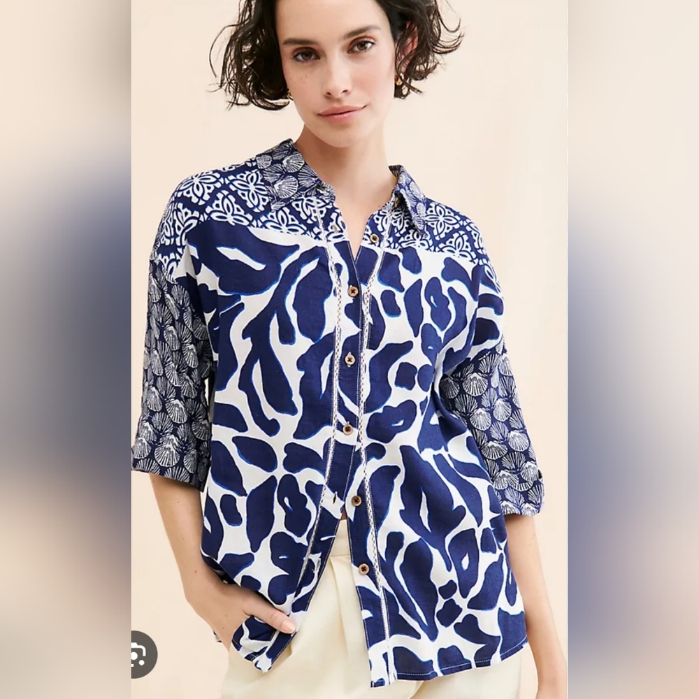 Anthropologie Blue and White Patterned Button Down Shirt